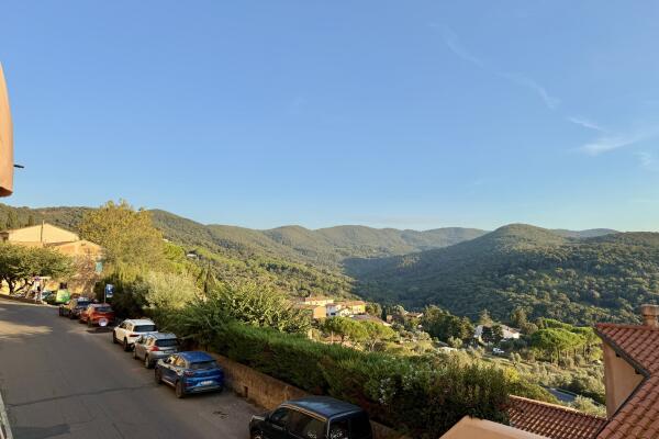 Castagneto C.cci historisches Zentrum: Schöne 3 Zi.-Wg, hell und sofort bezugsbereit