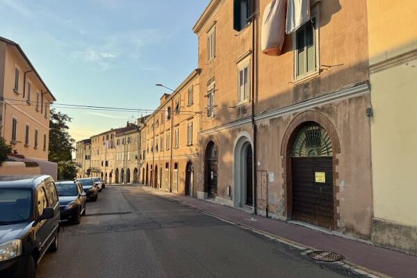 Castagneto C.cci historisches Zentrum: Schöne 3 Zi.-Wg, hell und sofort bezugsbereit