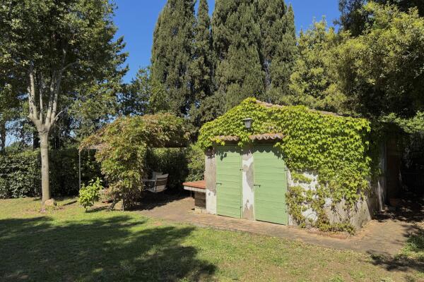Vivere Bolgheri: villa indipendente immersa nei vigneti con giardino privato