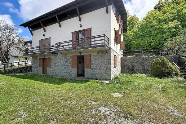 Grande proprietà di montagna con due unità indipendenti
