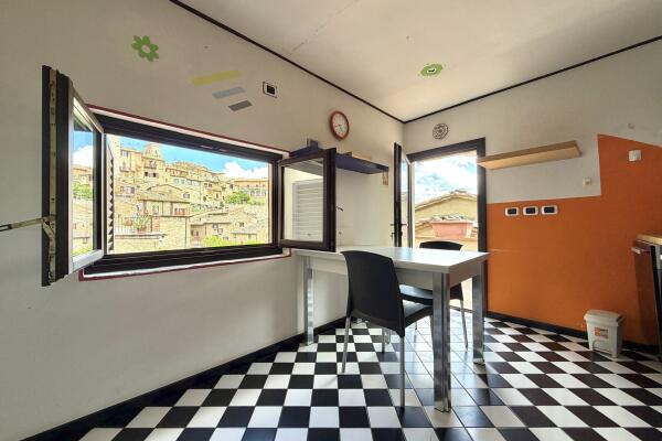 DREAM investment in the center with 2 terraces and views of the towers of San Gimignano