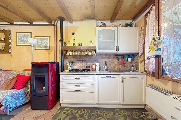 Appartement met twee verdiepingen en een eigen tuin op de meest gunstige locatie in Doganaccia