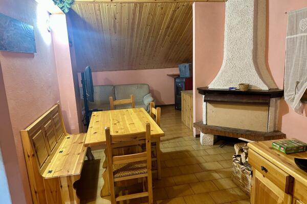 Doganaccia - Appartamento con camino e giardino privato