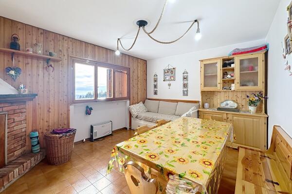 Spacious apartment a stone's throw from the slopes of Doganaccia