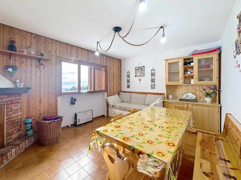 Spacious apartment a stone's throw from the slopes of Doganaccia