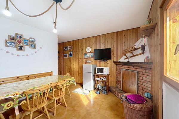 Spacious apartment a stone's throw from the slopes of Doganaccia