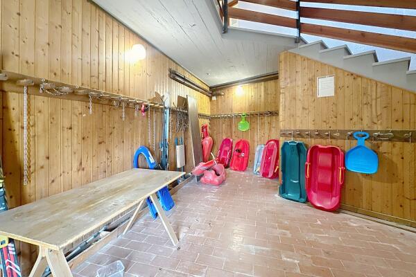 Spacious apartment a stone's throw from the slopes of Doganaccia