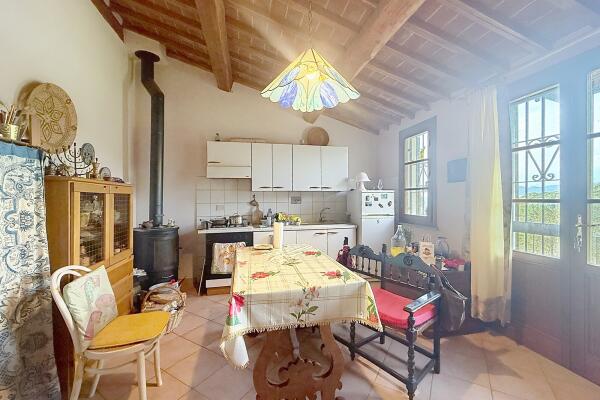 Two-room apartment on the second floor with separate entrance from private garden and large tavern