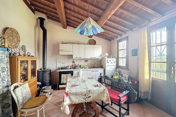 Two-room apartment on the second floor with separate entrance from private garden and large tavern