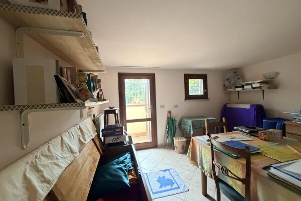 Two-room apartment on the second floor with separate entrance from private garden and large tavern
