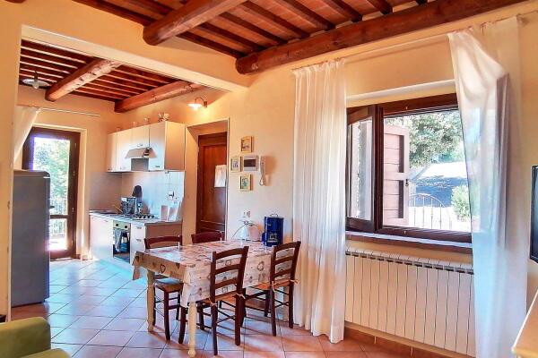 Lovely detached three-room apartment with panoramic terrace in excellent condition